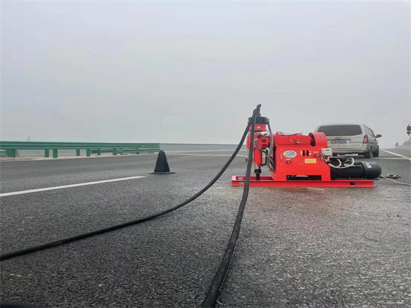 昆明马路路基路面开裂下沉注浆加固灌浆